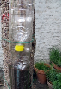 Het wateringstoevoersysteem van de flessentoren